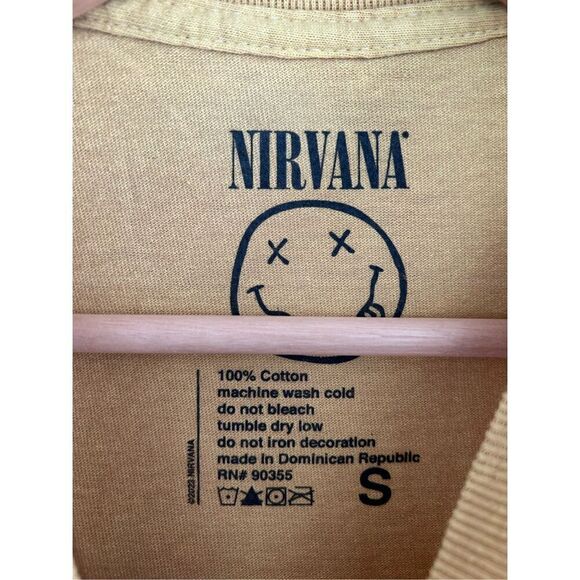 🐿️ NWOT Nirvana Yellow Mineral Wash Graphic Short Sleeve Tee Unisex Small - Picture 3 of 7